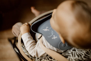 Bavoir en silicone | Aviateur - SMART Babyshop - Zakuw